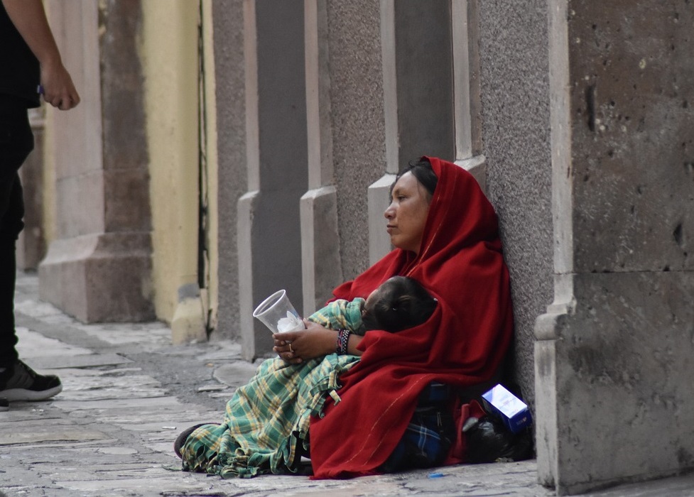 “Lima Keutamaan Sedekah”